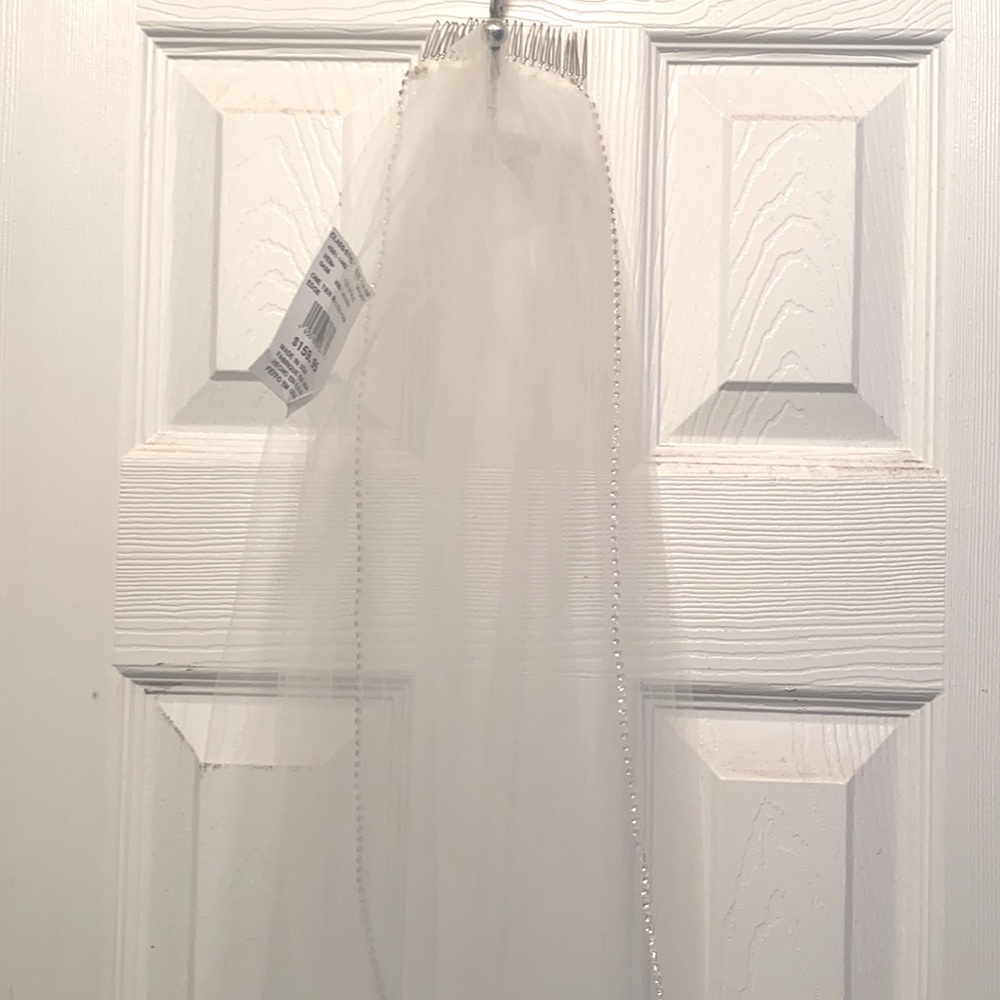 David’s Bridal One Tier Rhinestone Veil